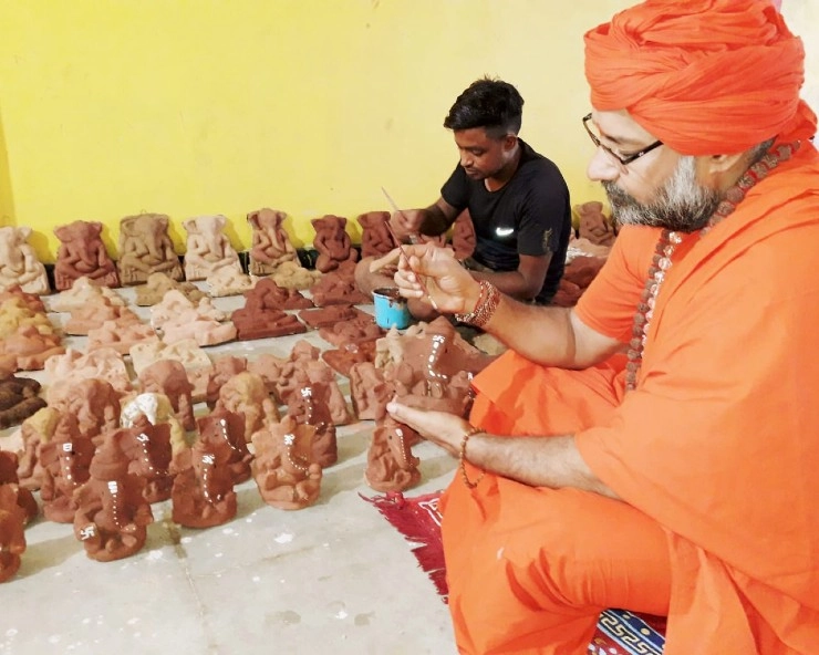 अनोखी पहल:गौ और पर्यावरण संरक्षण का संदेश देते गोबर के गणपति - Ganesh Chaturthi 2020 : Ganesh made from cowdung gobar for green enviornment