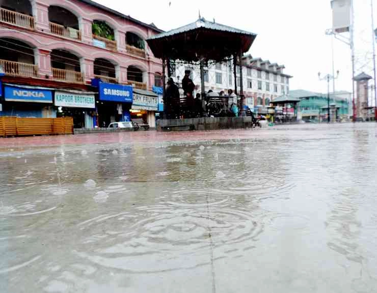 Mansoon update : मुंबई में आज दस्तक दे सकता है मानसून, इन राज्यों में भारी बारिश के आसार