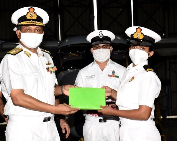 महिलाओं ने रचा इतिहास, पहली बार युद्धक पोत पर 2 अधिकारियों की तैनाती - 2 Women Officers To Be Posted On Indian Navy Warship In Historic First