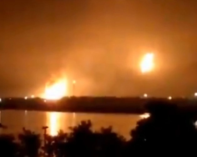 सूरत के ONGC प्लांट में भयावह आग, लगातार 3 धमाकोंं से दहशत - ONGC Plant in Surat