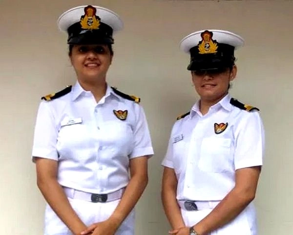 मिलिए इतिहास रचने वाली नौसेना की जांबाज सब-लेफ्टिनेंट रीति और कुमुदिनी से - meet Sub lieutenant Riti and Kumudini who creates history