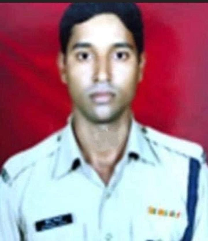 पंपोर आतंकी हमले में सतना के सपूत धीरेंद्र त्रिपाठी शहीद,सीएम शिवराज ने जताया दुख - Dhirendra Tripathi, the CPF jawan of Satna martyred in the Pampore terror attack
