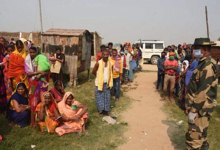 बिहार में दूसरे चरण में 54.05% मतदान, पटना जिले में सबसे कम वोटिंग - Bihar election 2020 54.05% voter turnout recorded in 2nd phase