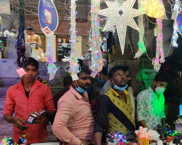 Deepawali | आठ महीने के वनवास के बाद यूपी का बाजार हुआ गुलजार, व्यापारिक वर्ग खुश