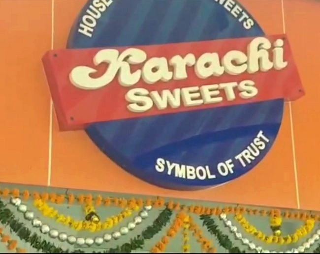 मुंबई में नहीं चलेगी 'कराची स्वीट्‍स', आपको रखना होगा मराठी नाम... - Shivsena leader warns owner of Karachi sweets