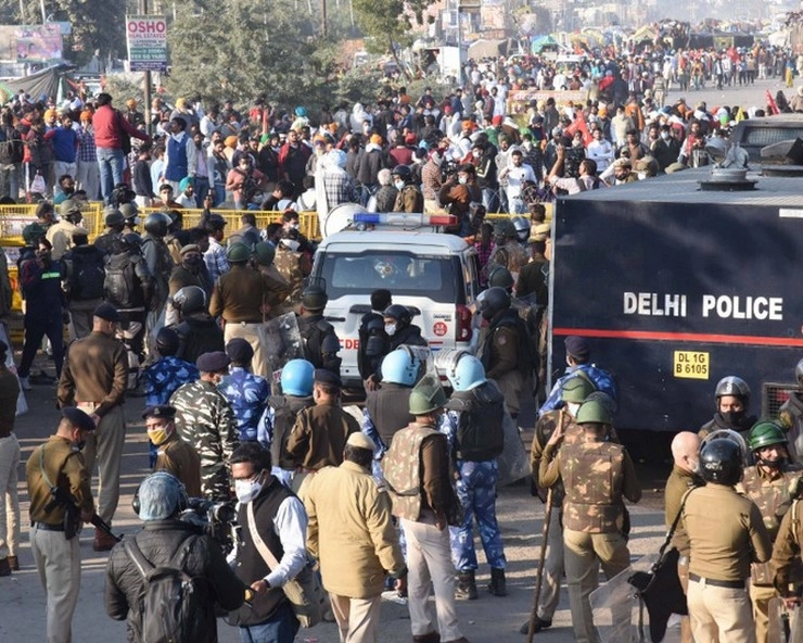Kisan Andolan : पुलिस ने दिल्ली-गाजियाबाद बॉर्डर पर लगाए कांक्रीट के अवरोधक - Police imposed blockers on Delhi-Ghaziabad border