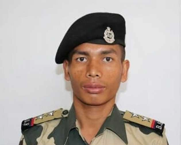 एलओसी पर स्नाइपर गोलीबारी से बीएसएफ अफसर शहीद - BSF officer martyred in firing by Pakistani troops along LoC