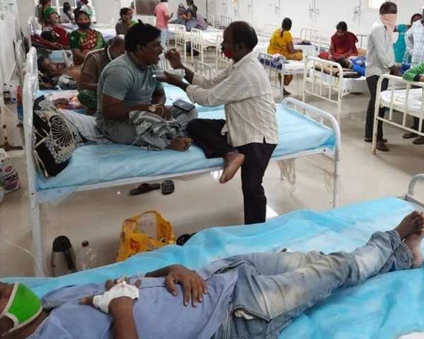 आंध्र में रहस्यमयी बीमारी से एक की मौत, 340 लोग अस्पताल में भर्ती