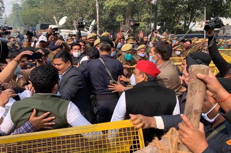 किसानों के लिए समाजवादी पार्टी का हल्ला बोल, दिनभर चला नेताओं और पुलिस के बीच लुकाछिपी का खेल - Farmers protest Samajwadi Party Akhilesh Yadav