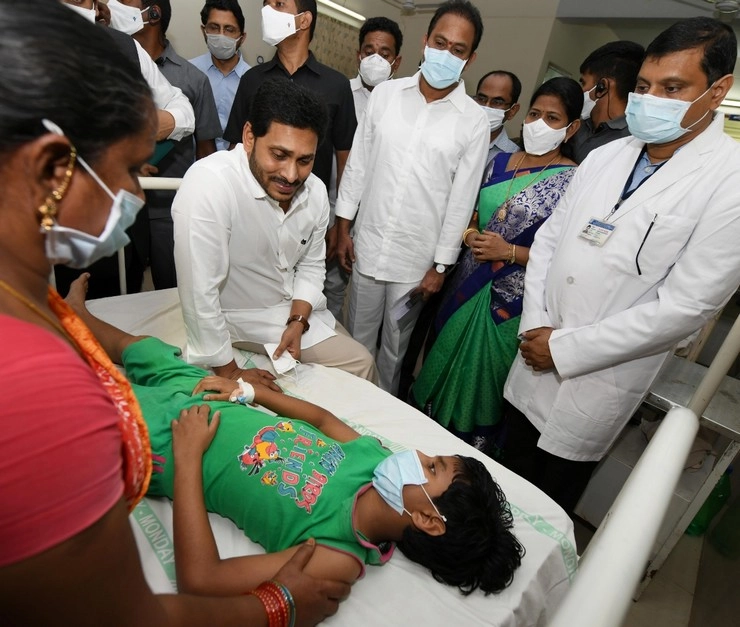 रहस्यमयी बीमारी का पता लगाने आंध्रप्रदेश जाएगा केंद्र का 3 सदस्यीय दल - Mysterious Disease in Andhra Pradesh : Centre Sends 3 Member Medical Team to Eluru
