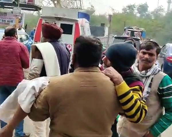 धरने पर डटे किसान को पड़ा दिल का दौरा, अस्पताल में एडमिट, हालत नाजुक - heart attack to farmer in protest