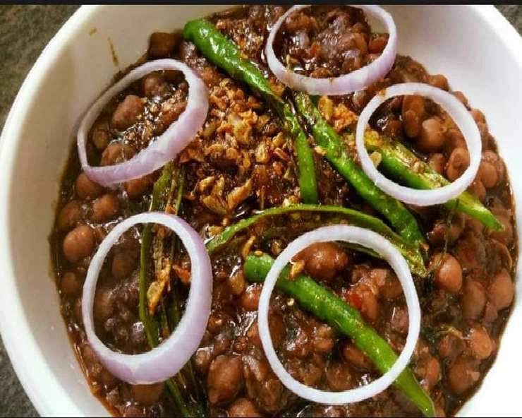 हर किसी की पसंद है Spicy Chole Bhature, पढ़ें आसान विधि - Tasty Chole Bhature