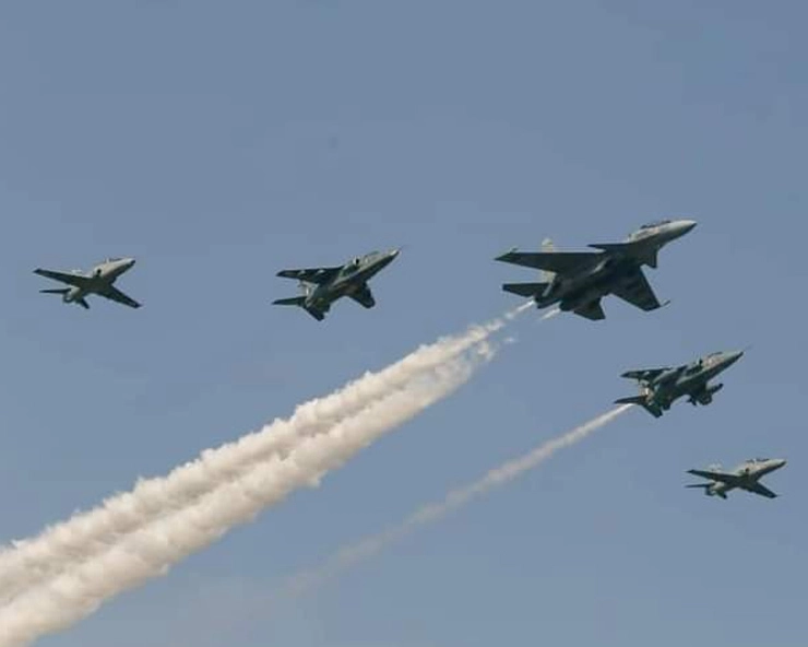 LAC : चीन से तनाव के बीच भारतीय वायुसेना का युद्धाभ्यास, अरुणाचल में पहले दिन राफेल लड़ाकू विमानों ने भरी उड़ान - LAC : air force start two day air force exercise after india china clash