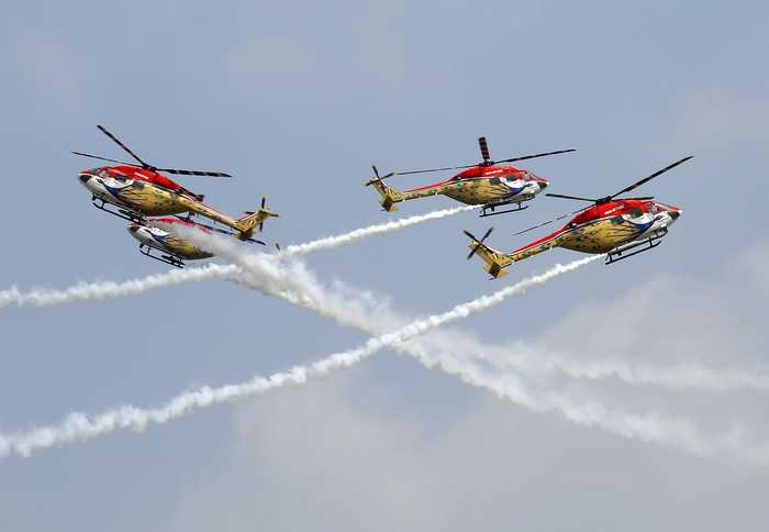 Aero india show: बेंगलुरु में दिखा स्वदेशी और विदेशी विमानों का जलवा (फोटो) - bengaluru aero india show