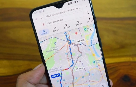 Google Map का करते हैं इस्तेमाल तो रहें सावधान! वरना कट सकता है 5 हजार रुपए का चालान - Be Careful : If you use Google Map while driving