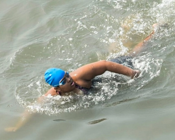 12 साल की बच्ची ने रचा इतिहास, 9 घंटे तक तैरती रही समुद्र में, यह था खास उद्देश्य...