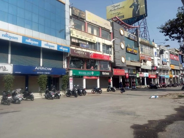 Ground Report : महंगाई के विरोध में कांग्रेस के बंद का भोपाल में दिखा असर, दोपहर तक बंद रहीं दुकानें