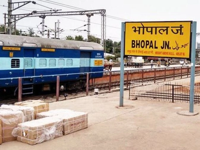 आज से भोपाल,हबीबगंज स्टेशन पर 50 रुपए का प्लेटफॉर्म टिकट,भीड़ रोकने के लिए 5 गुना बढ़ाए गए दाम | MP News In Hindi/ Bhopal News In Hindi/ Platform ticket of Rs 50 at Bhopal