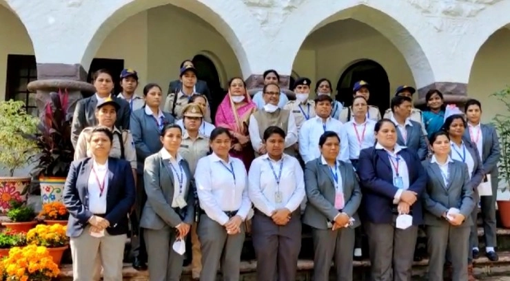 अंतरराष्ट्रीय महिला दिवस पर CM शिवराज का नारी शक्ति को सलाम, ड्यूटी पर महिला स्टॉफ तैनात