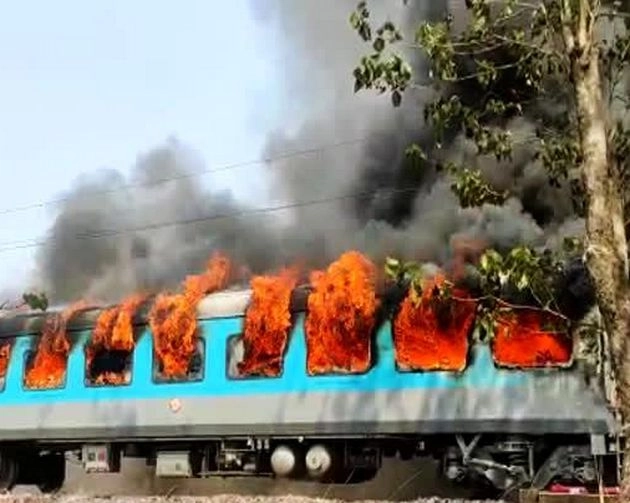 बड़ी खबर, दिल्ली से देहरादून आ रही शताब्दी एक्सप्रेस में लगी आग