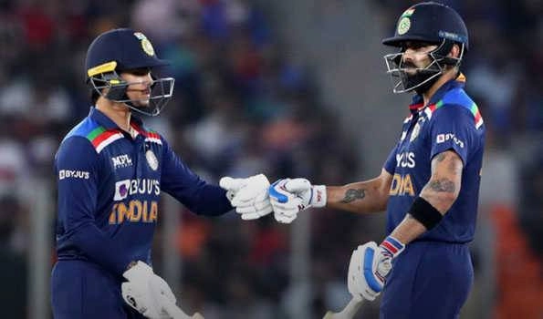 IND VS ENG: विराट कोहलीचा विजयी  षट्कार, दुसर्‍या टी -20 मध्ये भारताने इंग्लंडला 7 गडी राखून पराभूत केले