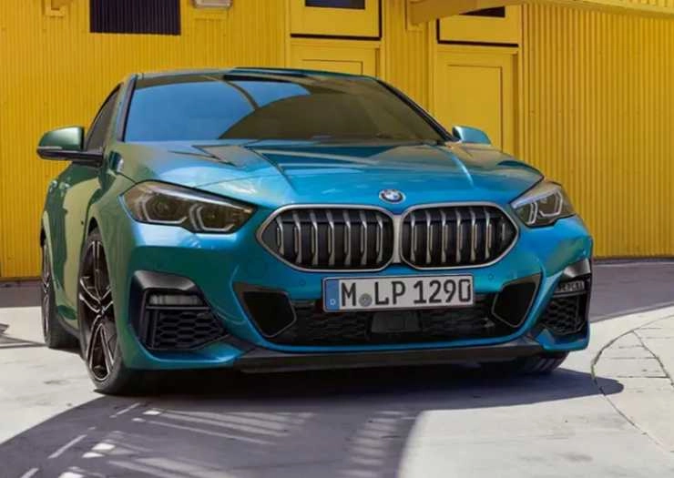 BMW 220i Sport भारत में लांच, सिर्फ 7.1 सेकंड में पकड़ लेगी 100 km/h की रफ्तार, कीमत 38 लाख रुपए