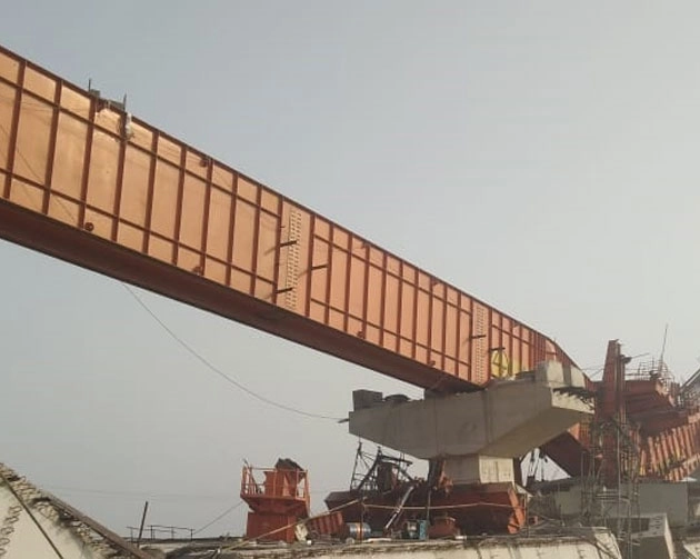 हरियाणा में बड़ा हादसा, गुरुग्राम-द्वारका एक्सप्रेसवे पर फ्लाईओवर गिरा - under-construction flyover on Gurugram-Dwarka Expressway collapses