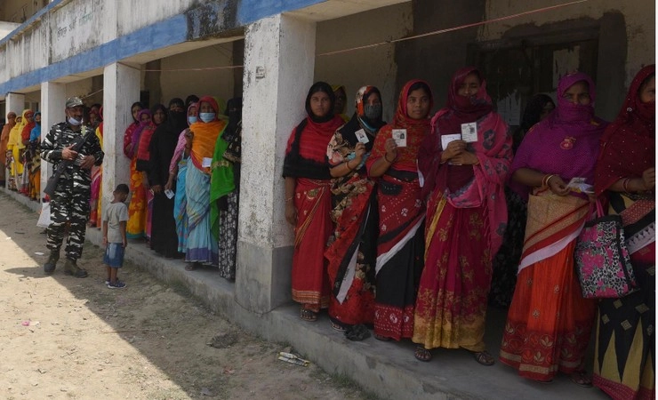 पश्चिम बंगाल में चौथे चरण में 76.16 फीसदी मतदान - 76.16 percent polling in fourth phase in West Bengal
