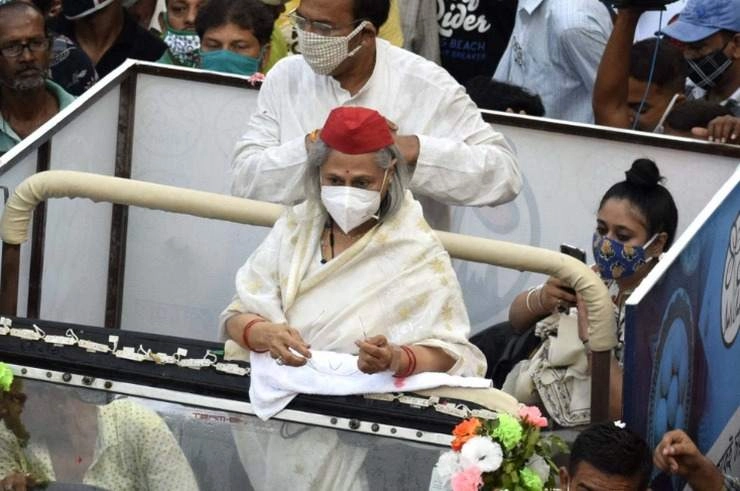जया बच्चन ने तृणमूल कांग्रेस के पक्ष में कोलकाता में किया रोड शो