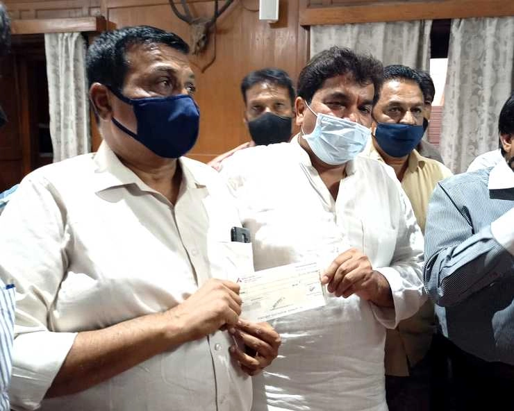 विधायक ने कहा- लाशों का शहर होगा इंदौर, Remdesivir Injection के लिए कलेक्टर को सौंपा ब्लैंक चेक - Indore MLA Sanjay Shukla assigned Blank check to collector for Remdesivir Injections