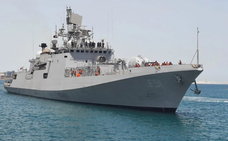नौसेना में दिखेगा स्वदेशी जहाजों का दम, भारतीय पोत कंपनियों से 19,600 करोड़ रुपए का करार