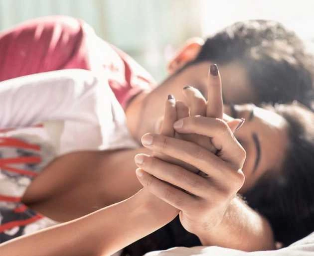 फिल्म 'प्रेमा कदांता' से अल्लू सिरीश और अनु इमैनुएल का फर्स्ट लुक हुआ रिलीज
