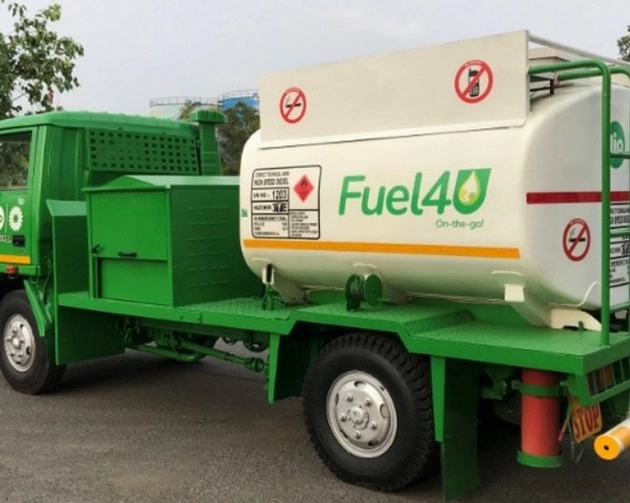 कोविड से जंग- मई माह में रिलायंस ने 21 हजार आपात वाहनों को दिया फ्री ईंधन - Reliance gave free fuel to 21 thousand emergency vehicles in the month of May