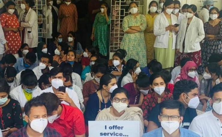 MP : 6 मेडिकल कॉलेज के 3000 जू‍नियर डॉक्टर्स ने दिया सामूहिक इस्तीफा, 6 मांगों को लेकर कर रहे थे हड़ताल