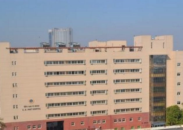 दिल्ली के अस्पताल में 'मलयालम' बोलने पर बवाल, सरकार की नाराजगी से आदेश वापस - malayalam language controversy in GB pant hospital delhi