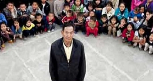 मिजोरम : दुनिया के सबसे बड़े परिवार के मुखिया का निधन, हैं 38 पत्नियां और 94 बच्चे - Mizoram : Ziona Chana believed to be the head of world s largest family with 38 wives and 89 children passes away