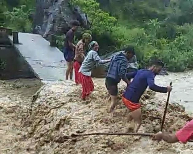 उत्तराखंड के पहाड़ी जिलों में आफत की बारिश बारिश, भूस्खलन और जलजमाव से लोग परेशान - heary rain in Uttarakhand