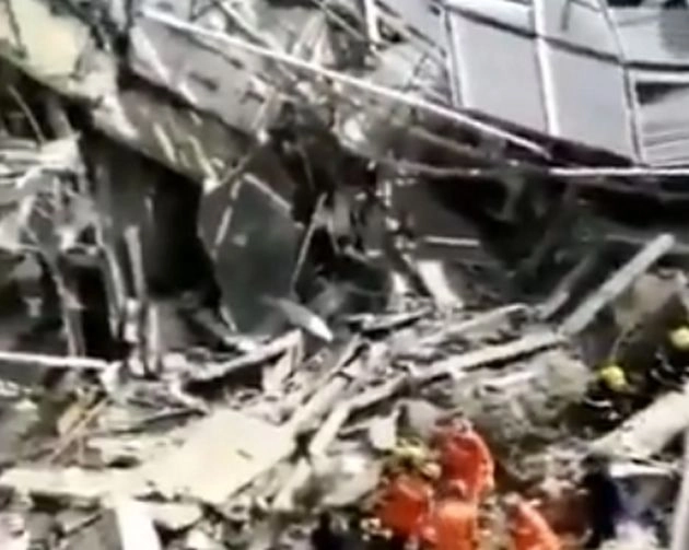 चीन में होटल ढहने से 8 लोगों की मौत, 9 अन्य लापता - hotel collapse in China, 8 dies