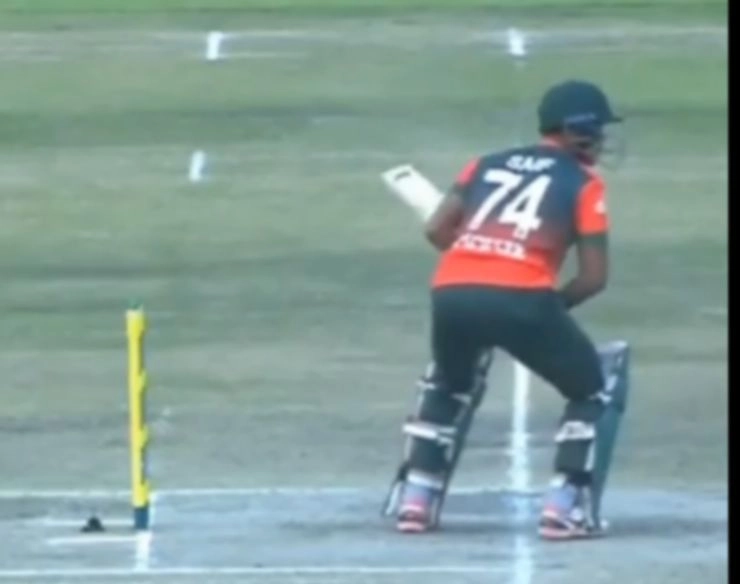 Video : भूत ने रोका क्रिकेट मैच! बेल्स गिरती देख क्रिकेटर हुए हैरान
