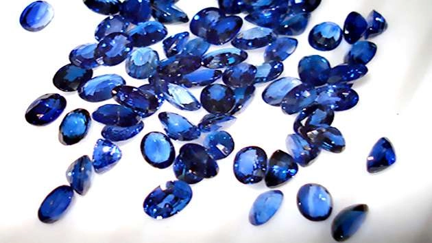 श्रीलंका में घर में मिला 7.43 अरब का नीलम रत्न, वजन है 25 लाख कैरेट | Sapphire gemstone