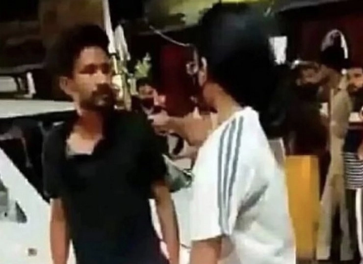 टॉप ट्रेंड में लखनऊ की 'थप्पड़बाज लड़की', पुलिस ने दर्ज की FIR, सड़क पर की थी ड्रायवर की पिटाई - FIR against girl who beat up driver in Lucknow