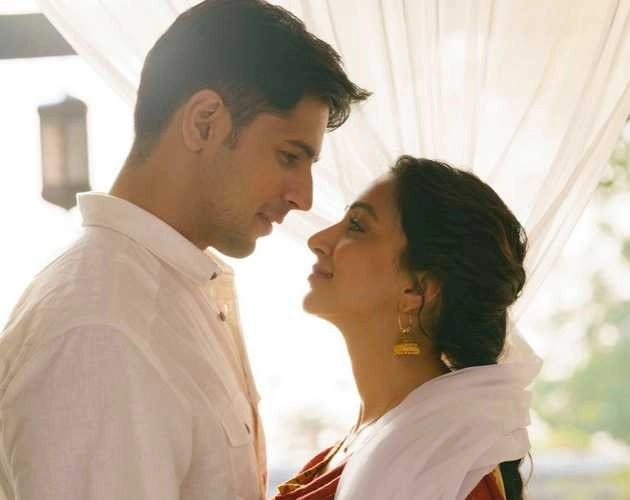 'शेरशाह' का रोमांटिक गाना 'रांझा' हुआ रिलीज, दिखी सिद्धार्थ मल्होत्रा और कियारा आडवाणी की लव स्टोरी - sidharth malhotra film shershaah romantic song ranjha released