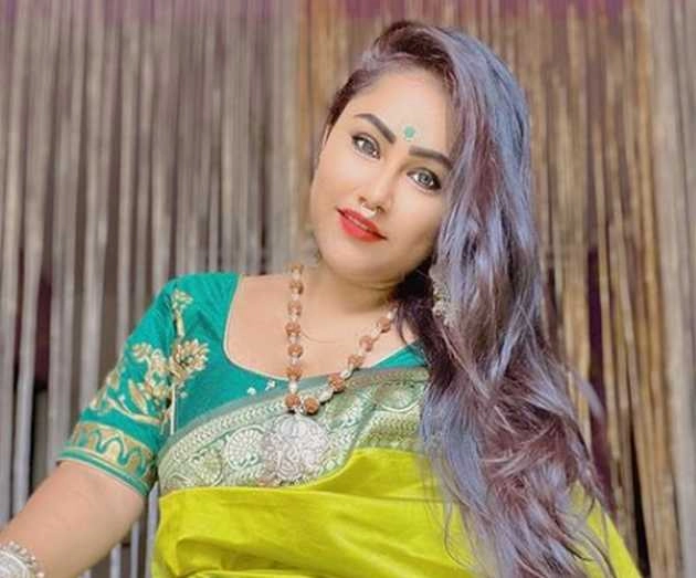 त्रिशाकर मधु के बाद एक और भोजपुरी एक्ट्रेस का प्राइवेट वीडियो हुआ लीक - bhojpuri actress priyanka pandit private video gose viral