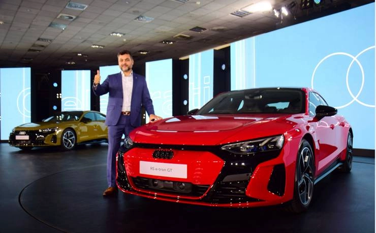 Audi ने भारत में लॉन्च की e-tron GT Electric कार, बार-बार नहीं करनी पड़ेगी चार्ज - 2021 Audi e-tron GT Launched In India; Prices Start At Rs 1.8 Crore