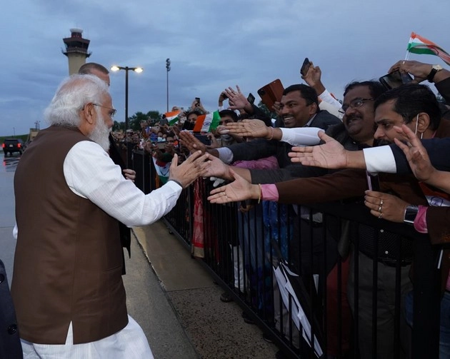 प्रधानमंत्री नरेंद्र मोदी अमेरिका पहुंचे, वॉशिंगटन एयरपोर्ट पर गूंजा मोदी-मोदी - Modi Modi resonate in Washington
