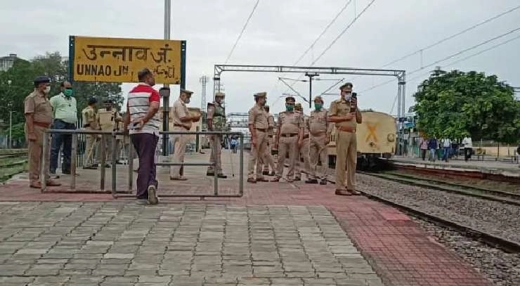रेल रोको आंदोलन को लेकर छावनी में तब्दील हुए रेलवे स्टेशन व आउटर