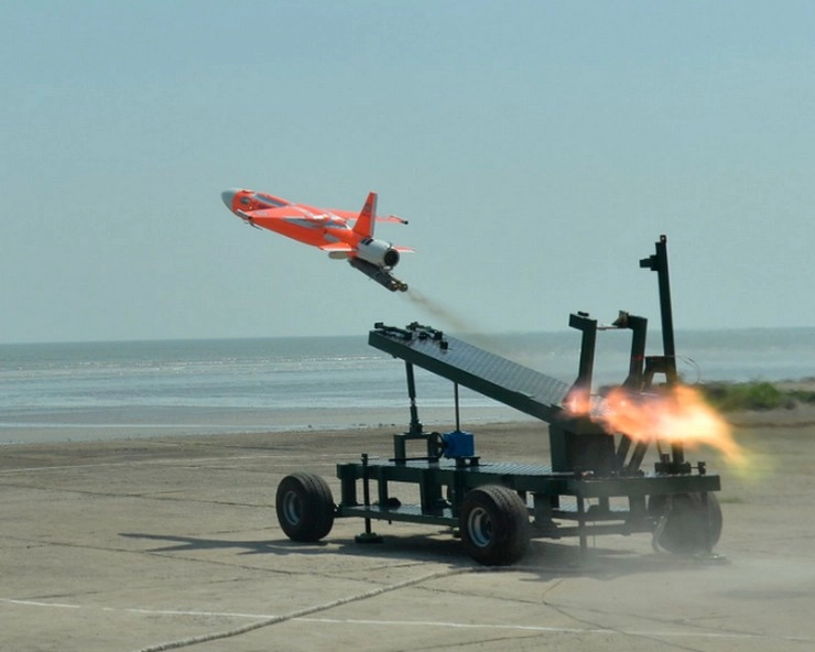 DRDO ने 'ABHYAS' यान का किया सफल परीक्षण, रक्षामंत्री राजनाथ ने दी बधाई - DRDO successfully test fires ABHYAS Spacecraft