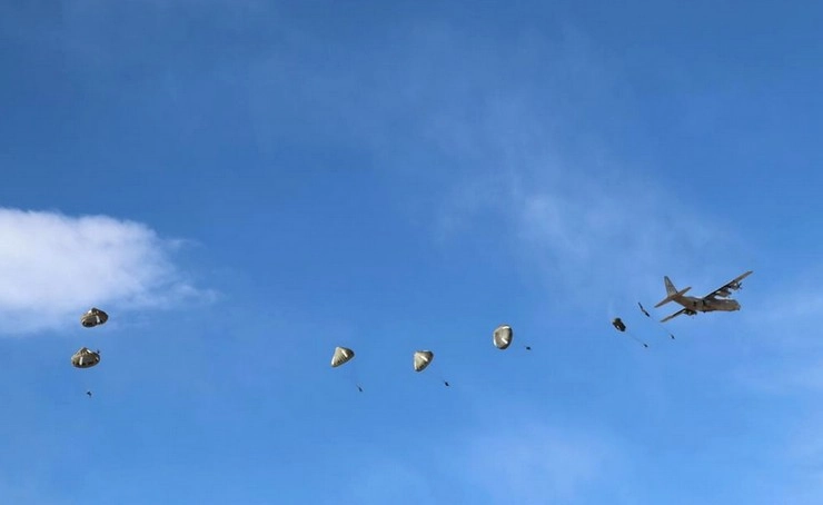 भारतीय 'शत्रुजीत' सैनिकों ने दिखाया शौर्य, देखिए दुश्मन के होश उड़ाने वाला वीडियो - Shatrujit Brigade's exercise at an altitude of 4000 feet in minus 20 temperatures