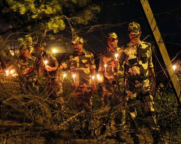 दीपावली पर BSF ने पाकिस्तान रेंजर्स को भेंट की मिठाई