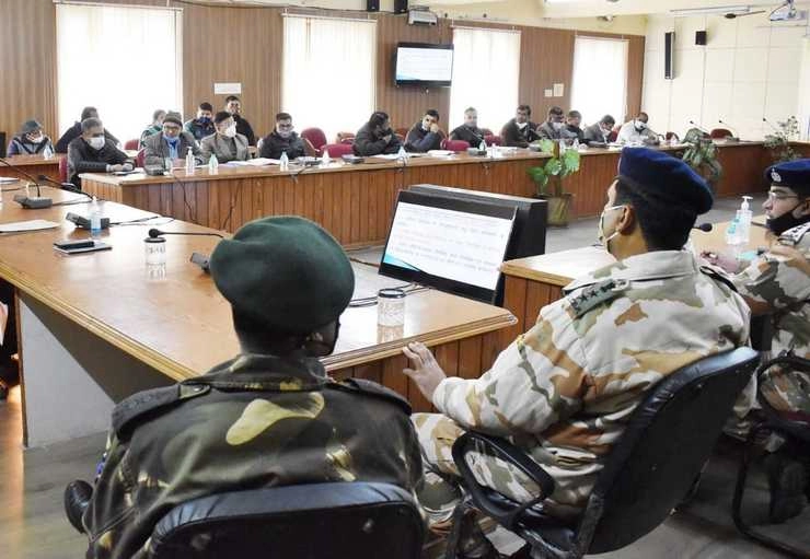 भारत-चीन सीमा में विभिन्न विकास कार्यों एवं सुरक्षा प्रकरणों को लेकर सुरक्षा एजेंसियों के साथ बैठक